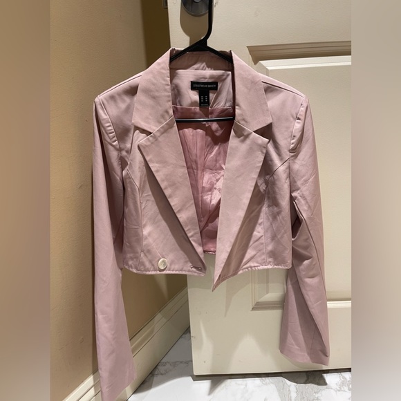 Powder pink cropped long sleeve blazer - Picture 1 of 2